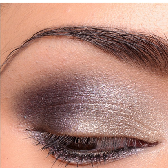 MAC Cosmetics Pressed Pigment Eyeshadow in Noblesse Oblige - Brand New In Box - Picture 5 of 9